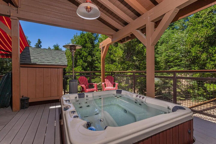 Side Deck- Jacuzzi